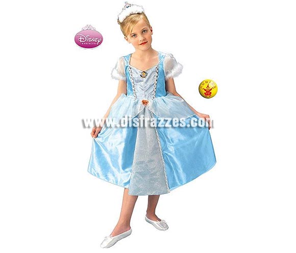 Disfraz de La Cenicienta deluxe en caja infantil para Carnaval o para regalar en Navidad y Reyes Magos. Talla de 8 a 10 años. Incluye vestido y tiara. Éste disfraz de Carnaval es ideal para divertirse en las Fiestas de Carnavales tan divertidas y estrambóticas como siempre y que cada vez se celebran en más Pueblos, Villas  y Ciudades, tanto en la calle como en Pub's, Discotecas, Casas particulares,  Restaurantes o Colegios y disfrazándote con un traje de Carnaval ayudarás a crear ese ambiente Carnavalesco, tan divertido, multicolor y variopinto  que a todos nos fascina y nos divierte. También es recomendado para hacer un regalo de cumpleaños.
¡¡Compra tu disfraz para Carnaval en nuestra tienda de disfraces, será divertido!

