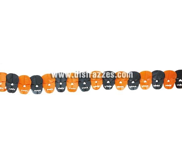 Guirnalda fantasía de Calaveras naranjas y negras de 20,5 x 300 cm. para Halloween. Artículo muy apropiado para decoración de Halloween en Discotecas, Pub's, Restaurantes, Colegios y Casas particulares y así crear un ambiente terrorífico y tenebroso típico de la Fiesta de Halloween cada vez más seguida por todos.
¡¡Cómpranos la decoración para Halloween, será divertido!!