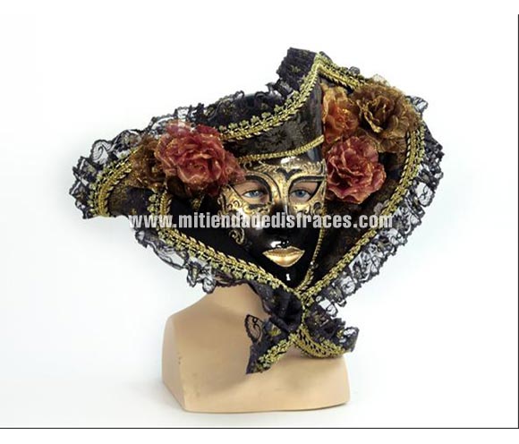 Máscara Veneciana negra con sombrero y flores.