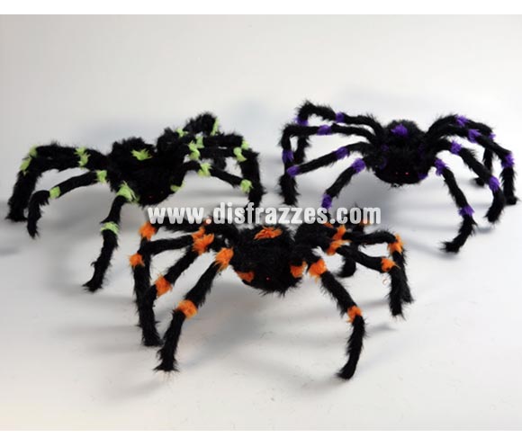 Araña peluda de patas largas de felpa para Halloween. Tres modelos surtidos. Artículo muy apropiado para decoración de Halloween en Discotecas, Pub's, Restaurantes, Colegios y Casas particulares y así crear un ambiente terrorífico y tenebroso típico de la Fiesta de Halloween cada vez más seguida por todos.
¡¡Compra la decoración para Halloween en nuestra tienda de disfraces, será divertido!!
