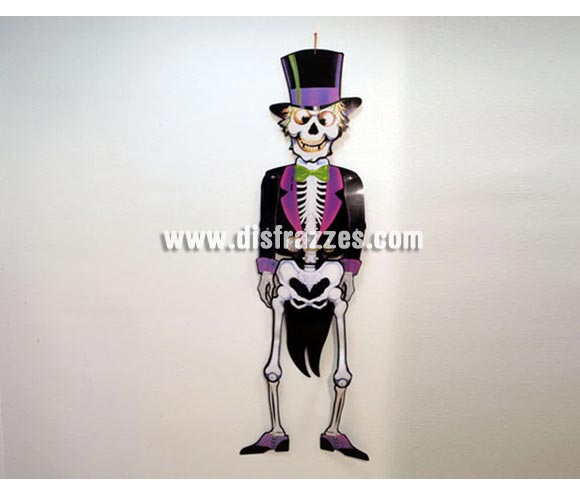 Esqueleto colgante con frac y chistera para Halloween. Artículo muy apropiado para decoración de Halloween en Discotecas, Pubs, Restaurantes, Colegios y Casas particulares y así crear un ambiente terrorífico y tenebroso típico de la Fiesta de Halloween cada vez más seguida por todos.
¡¡Compra la decoración para Halloween en nuestra tienda de disfraces, será divertido!!
