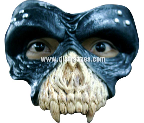 Máscara de Tártaro de media cara para Halloween. Alta calidad. Fabricada en látex artesanalmente por una empresa que realiza efectos especiales para Hollywood. Máscara o Careta de Halloween ideal para ir de Fiesta la Noche de las Brujas a Pubs, Discotecas, Casas particulares o Restaurantes y ayudar a crear un ambiente terrorífico y tenebroso en la Fiesta de Halloween. ¡¡Compra tu careta o tu máscara para Halloween en nuestra tienda de disfraces, será divertido!!