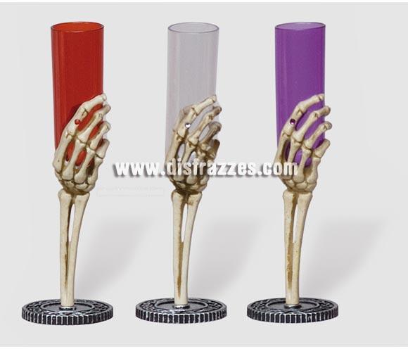 Copas Halloween mano esqueleto. Disponible en 3 colores surtidos. Precio por unidad. Artículo muy apropiado para decoración de Halloween en Discotecas, Pubs, Restaurantes, Colegios y Casas particulares y así crear un ambiente terrorífico y tenebroso típico de la Fiesta de Halloween cada vez más seguida por todos.
¡¡Compra la decoración para Halloween en nuestra tienda de disfraces, será divertido!!
