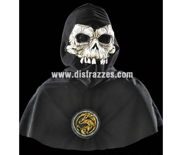 Careta Calavera con capucha y medallón.