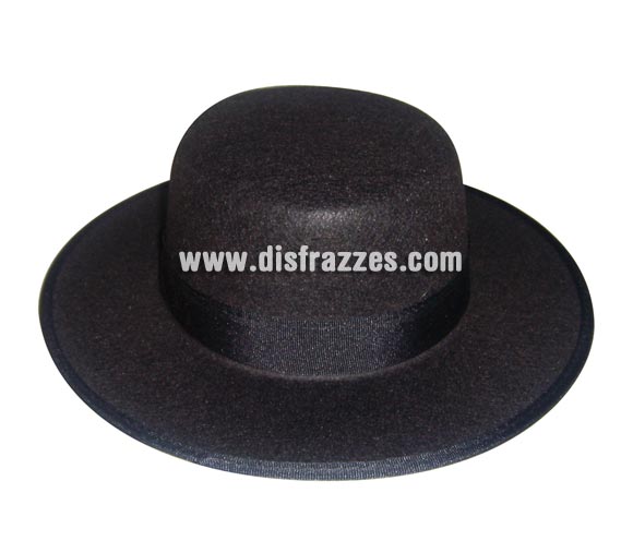 Sombrero Cordobés de fieltro negro de la talla 56 para Carnaval. La talla es la medida en cm. que tiene el perímetro de la cabeza. Ideal como complemento de tu disfraz para Carnaval para ir de Fiesta a Pubs, Discotecas, Casas particulares, Restaurantes o Colegios y ayudar a crear un ambiente Carnavalesco y Festivo propio de la Fiesta de Carnavales.
¡¡Compra el complemento para tu disfraz de Carnaval en nuestra tienda de disfraces, será divertido!!
