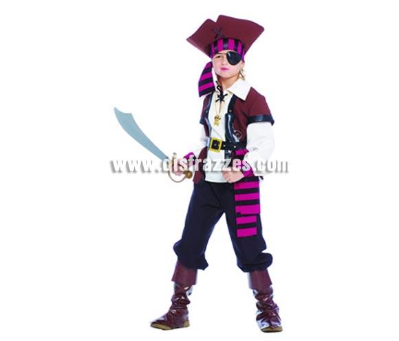 Disfraz de Pirata infantil. Talla de 7 a 9 años. Incluye sombrero, cinta de la cabeza, camisa, chaleco, cinturón, pantalón y cubrebotas. Accesorios NO incluidos, podrás verlos en la sección Complementos. Precioso y diferente disfraz de Pirata para niños perfecto para Fiestas, para regalar y para Carnavales.