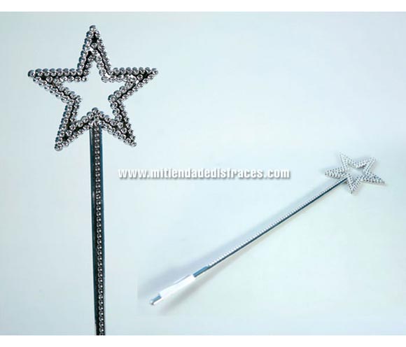 Varita estrella metalizada. El Complemento ideal para tu disfraz de Princesa o Hada. Ideal como complemento de tu disfraz para Carnaval para ir de Fiesta a Pubs, Discotecas, Casas particulares, Restaurantes o Colegios y ayudar a crear un ambiente Carnavalesco y Festivo propio de la Fiesta de Carnavales.
¡¡Compra tu complemento para el disfraz de Carnaval en nuestra tienda de disfraces, será divertido!!
