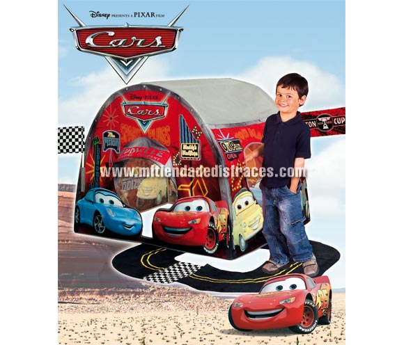 Casita Pixar Cars con pista. Medidas 90x100x90. Artículo con licencia Disney ideal para pedir a los Reyes Magos o Papa Noel, o para regalar en cualquier fecha del año. Casita de tela para jugar dentro o fuera de casa, en el jardín.