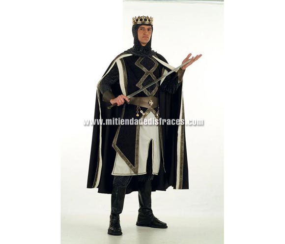 Disfraz de Rey de las Cruzadas Medieval Extralujo. Alta calidad en telas y acabados. Fabricado en España. Disponible en varias tallas. Incluye camisa, pantalón, capa, cinturón, puños, cubrebotas, casaca y capucha. Corona NO incluida, podrás verla en la sección Complementos.