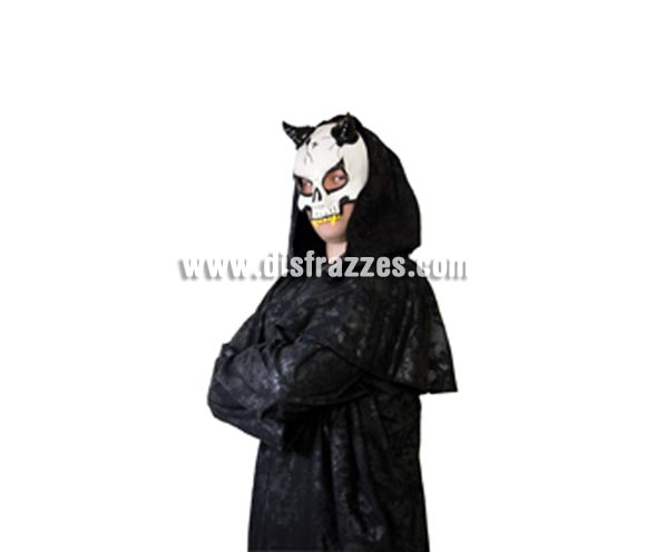Máscara de Calavera con cuernos para Halloween. Máscara o Careta de Halloween ideal para ir de Fiesta la Noche de las Brujas a Pubs, Discotecas, Casas particulares o Restaurantes y ayudar a crear un ambiente terrorífico y tenebroso en la Fiesta de Halloween.
¡¡Compra tu careta o tu máscara para Halloween en nuestra tienda de disfraces, será divertido!!
