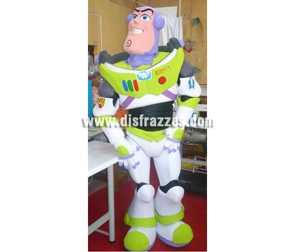 Disfraz de Mascota Publicitaria juguete Robot Astronauta. Realizamos todo tipo de mascotas publicitarias adaptándonos a sus necesidades para Empresas, Centros Comerciales, Parques de Atracciones, Ayuntamientos, Empresas de Eventos, Empresas de publicidad, Grupos de Animación, etc. etc. Tiempo de fabricación 1 mes aproximadamente. El precio de los portes de ésta mascota es de 50 euros dado el volumen que tiene el paquete. Para el encargo de su mascota, debe contactar con nosotros por teléfono o email. ¡¡Confia en nosotros para la realización o confección de todos tus Disfraces Publicitarios, será divertido!! 